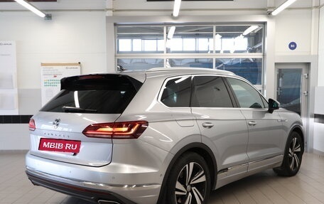 Volkswagen Touareg III, 2018 год, 5 450 000 рублей, 4 фотография