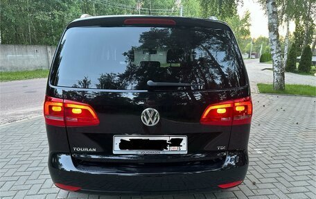 Volkswagen Touran III, 2012 год, 1 650 000 рублей, 4 фотография