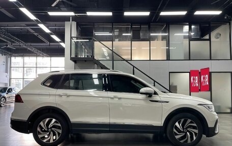 Volkswagen Tiguan II, 2021 год, 3 640 000 рублей, 8 фотография