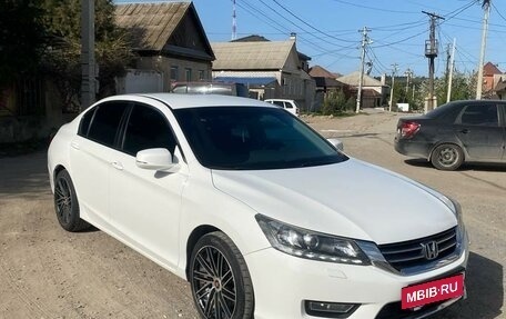 Honda Accord IX рестайлинг, 2013 год, 2 000 000 рублей, 2 фотография