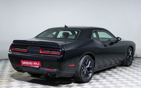 Dodge Challenger III рестайлинг 2, 2022 год, 5 500 000 рублей, 5 фотография