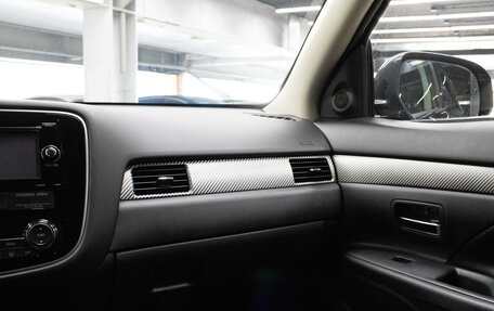 Mitsubishi Outlander III рестайлинг 3, 2013 год, 2 299 000 рублей, 6 фотография