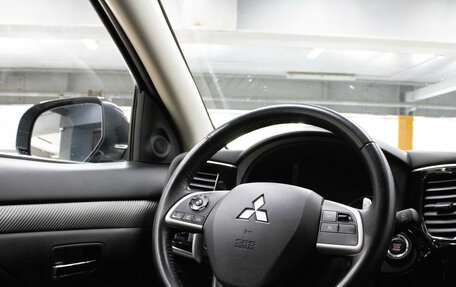 Mitsubishi Outlander III рестайлинг 3, 2013 год, 2 299 000 рублей, 5 фотография