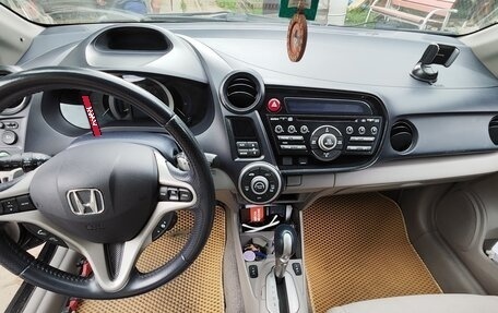 Honda Insight II рестайлинг, 2009 год, 1 050 000 рублей, 14 фотография