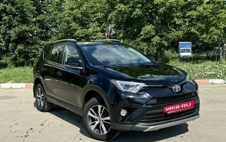Toyota RAV4, 2018 год, 2 350 000 рублей, 10 фотография