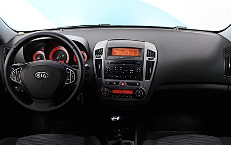 KIA cee'd I рестайлинг, 2008 год, 949 000 рублей, 15 фотография