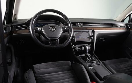 Volkswagen Passat B8 рестайлинг, 2017 год, 2 239 000 рублей, 6 фотография