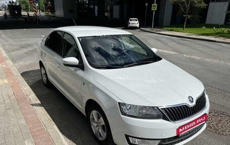 Skoda Rapid I, 2015 год, 1 355 000 рублей, 2 фотография