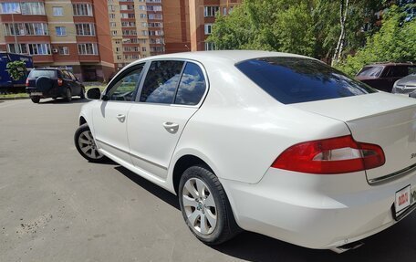 Skoda Superb III рестайлинг, 2011 год, 1 100 000 рублей, 7 фотография