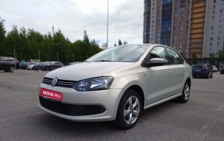 Volkswagen Polo VI (EU Market), 2012 год, 690 000 рублей, 2 фотография