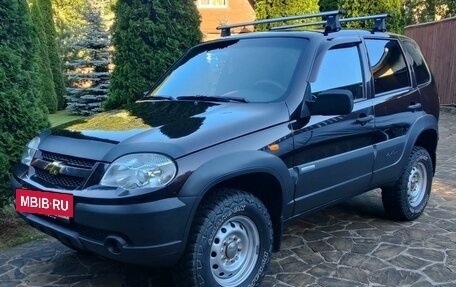 Chevrolet Niva I рестайлинг, 2010 год, 630 000 рублей, 4 фотография