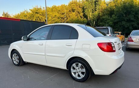 KIA Rio II, 2011 год, 700 000 рублей, 10 фотография