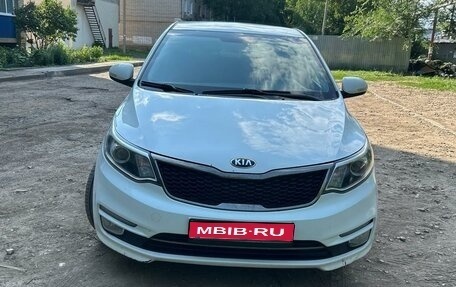 KIA Rio III рестайлинг, 2015 год, 1 090 000 рублей, 1 фотография