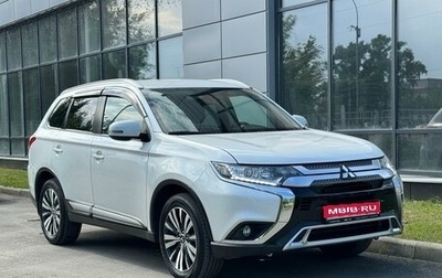 Mitsubishi Outlander III рестайлинг 3, 2020 год, 2 900 000 рублей, 1 фотография