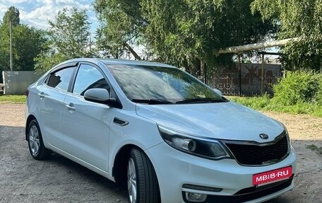 KIA Rio III рестайлинг, 2015 год, 1 090 000 рублей, 2 фотография