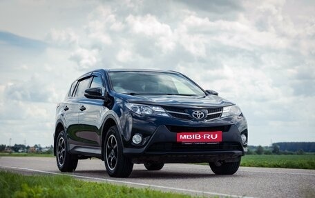 Toyota RAV4, 2013 год, 1 899 000 рублей, 4 фотография