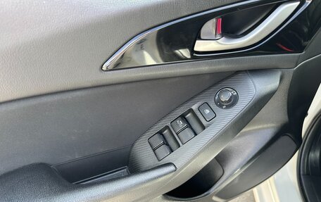 Mazda 3, 2014 год, 1 345 000 рублей, 15 фотография