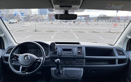 Volkswagen Multivan T6 рестайлинг, 2016 год, 4 150 000 рублей, 13 фотография