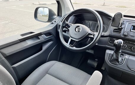 Volkswagen Multivan T6 рестайлинг, 2016 год, 4 150 000 рублей, 10 фотография