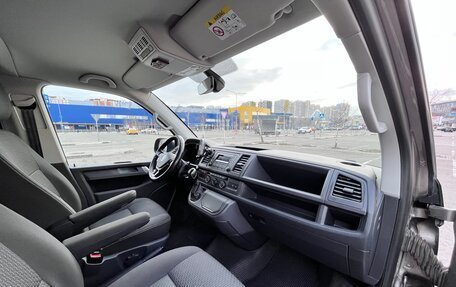 Volkswagen Multivan T6 рестайлинг, 2016 год, 4 150 000 рублей, 11 фотография