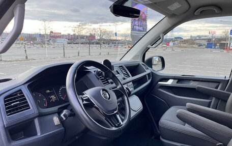 Volkswagen Multivan T6 рестайлинг, 2016 год, 4 150 000 рублей, 9 фотография