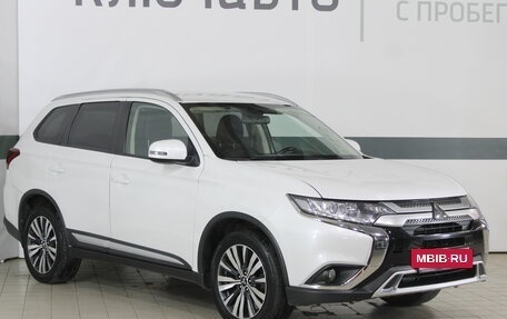 Mitsubishi Outlander III рестайлинг 3, 2019 год, 2 430 000 рублей, 3 фотография