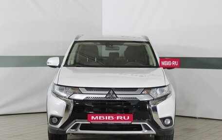 Mitsubishi Outlander III рестайлинг 3, 2019 год, 2 430 000 рублей, 2 фотография