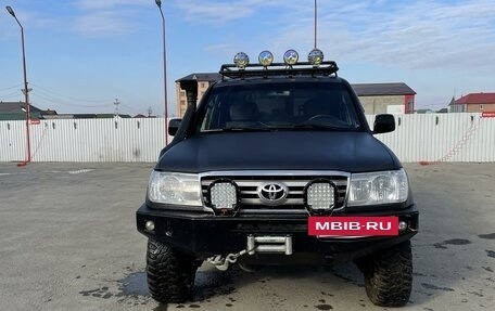 Toyota Land Cruiser 100 рестайлинг 2, 2004 год, 3 900 000 рублей, 2 фотография