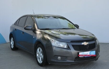 Chevrolet Cruze II, 2010 год, 949 000 рублей, 3 фотография