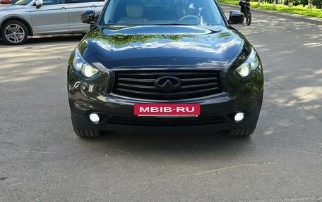 Infiniti QX70, 2013 год, 2 300 000 рублей, 2 фотография