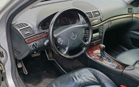 Mercedes-Benz E-Класс, 2005 год, 880 000 рублей, 8 фотография