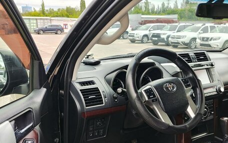 Toyota Land Cruiser Prado 150 рестайлинг 2, 2015 год, 3 690 000 рублей, 5 фотография