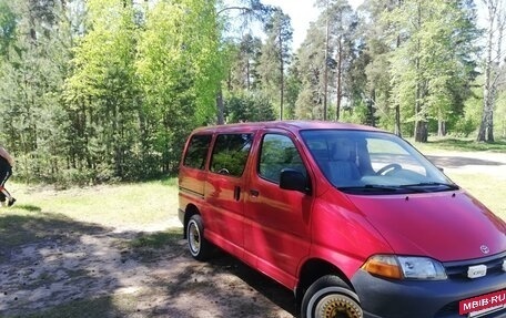 Toyota HiAce H100, 2000 год, 1 300 000 рублей, 3 фотография