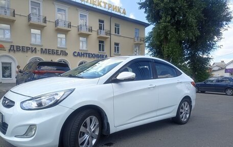 Hyundai Solaris II рестайлинг, 2011 год, 890 000 рублей, 1 фотография