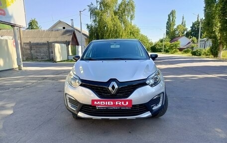 Renault Kaptur I рестайлинг, 2017 год, 1 250 000 рублей, 2 фотография