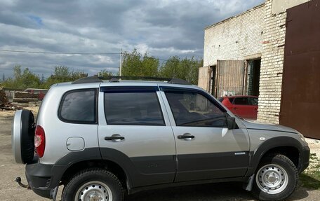 Chevrolet Niva I рестайлинг, 2011 год, 625 000 рублей, 2 фотография