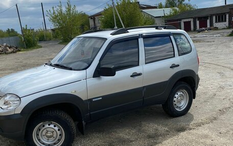 Chevrolet Niva I рестайлинг, 2011 год, 625 000 рублей, 5 фотография