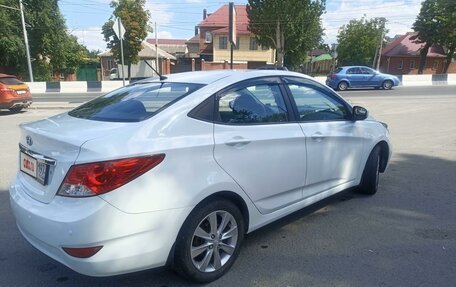 Hyundai Solaris II рестайлинг, 2011 год, 890 000 рублей, 4 фотография