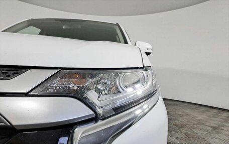 Mitsubishi Outlander III рестайлинг 3, 2019 год, 2 640 000 рублей, 17 фотография