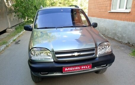 Chevrolet Niva I рестайлинг, 2005 год, 450 000 рублей, 1 фотография