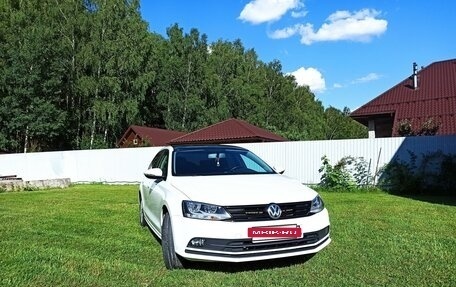 Volkswagen Jetta VI, 2017 год, 1 650 000 рублей, 2 фотография