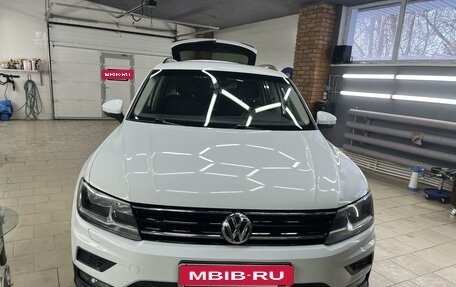Volkswagen Tiguan II, 2017 год, 1 900 000 рублей, 2 фотография