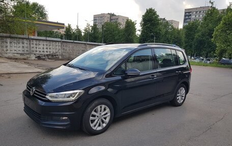 Volkswagen Touran III, 2019 год, 2 270 000 рублей, 2 фотография