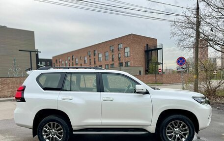 Toyota Land Cruiser Prado 150 рестайлинг 2, 2019 год, 4 745 000 рублей, 4 фотография
