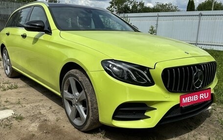 Mercedes-Benz E-Класс, 2019 год, 2 350 000 рублей, 1 фотография