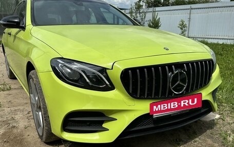 Mercedes-Benz E-Класс, 2019 год, 2 350 000 рублей, 3 фотография