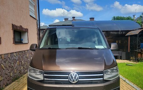 Volkswagen Multivan T6 рестайлинг, 2017 год, 3 550 000 рублей, 8 фотография