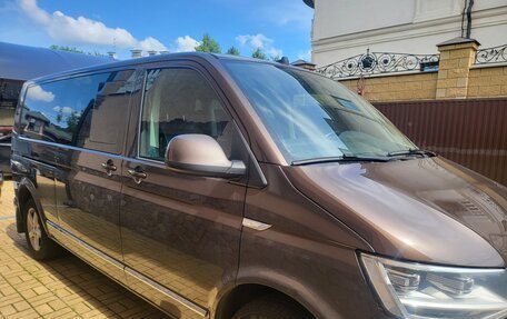 Volkswagen Multivan T6 рестайлинг, 2017 год, 3 550 000 рублей, 7 фотография