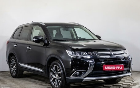 Mitsubishi Outlander III рестайлинг 3, 2015 год, 2 300 000 рублей, 3 фотография