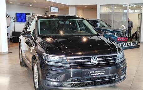 Volkswagen Tiguan II, 2017 год, 2 745 000 рублей, 2 фотография